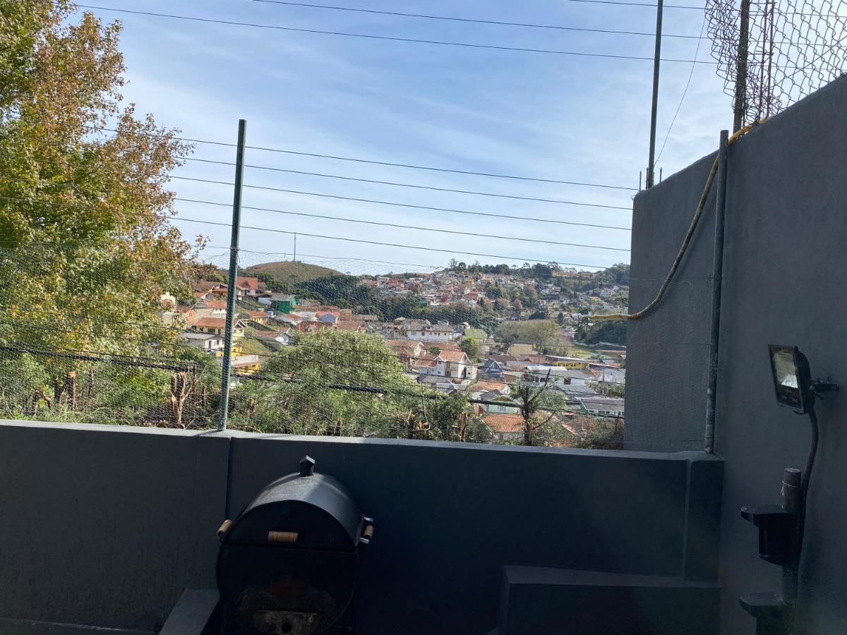 شقة Kitnet Aconchegante Em Bairro Nobre Bem Localizado Campos do Jordão المظهر الخارجي الصورة